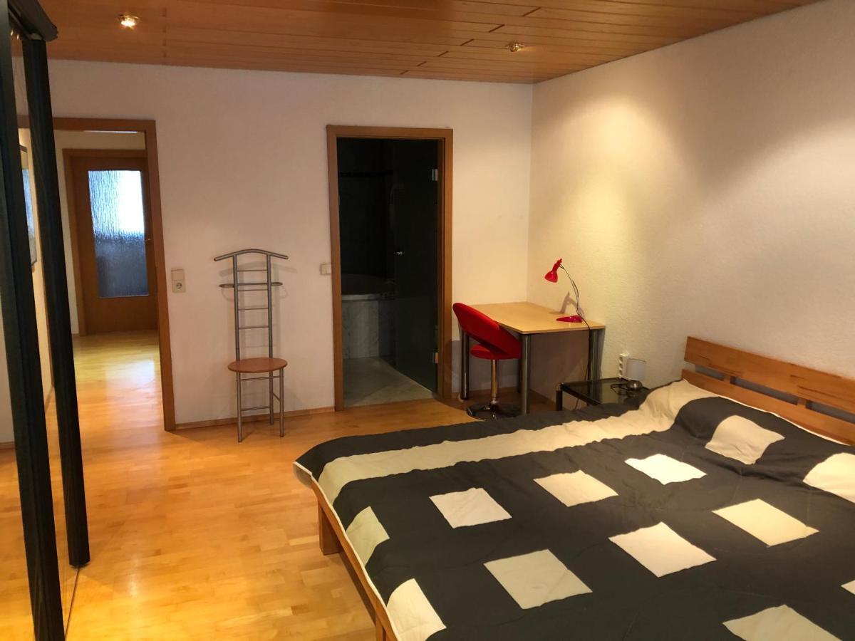 Wohnung Fuer 4 Personen, 2 Schlafzimmer, 2 Parkplaetze, Wlan Konstanz Exteriör bild