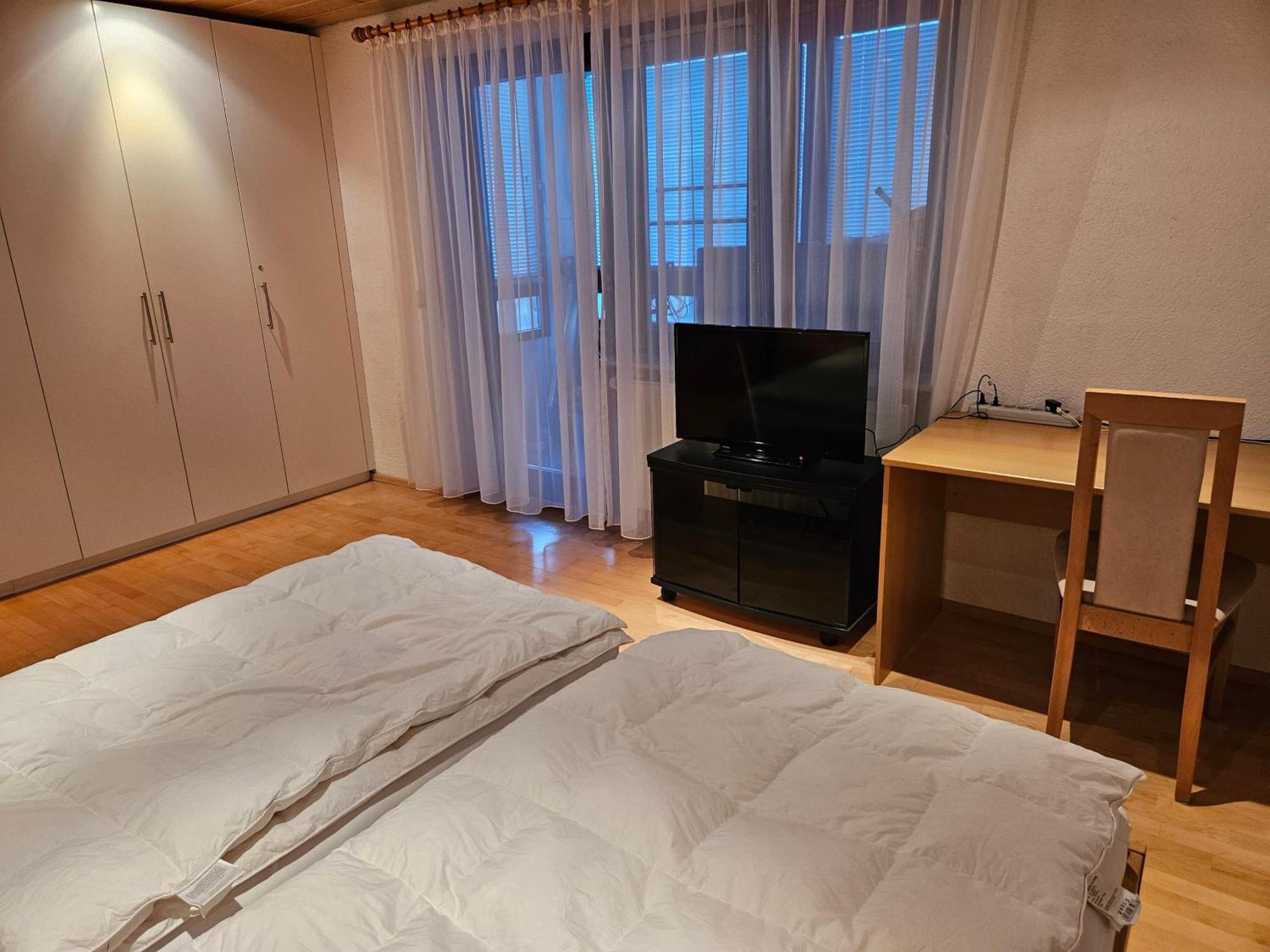 Wohnung Fuer 4 Personen, 2 Schlafzimmer, 2 Parkplaetze, Wlan Konstanz Exteriör bild